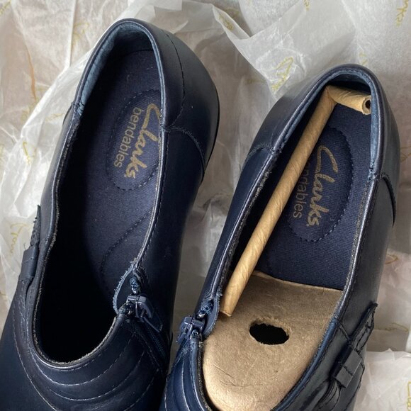 Clarks Ingalls Twist Ankle Boot Size 9.5N Navy - Picture 4 of 10